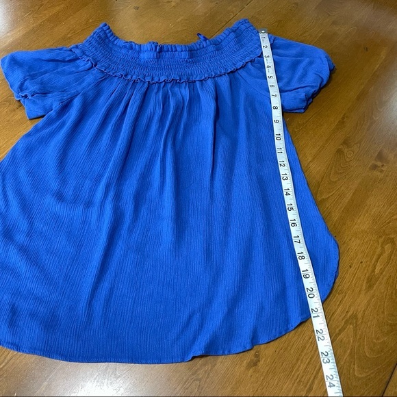 Saks Fifth Avenue‎ Women's Blue Off Shoulder Blouse - Picture 4 of 10